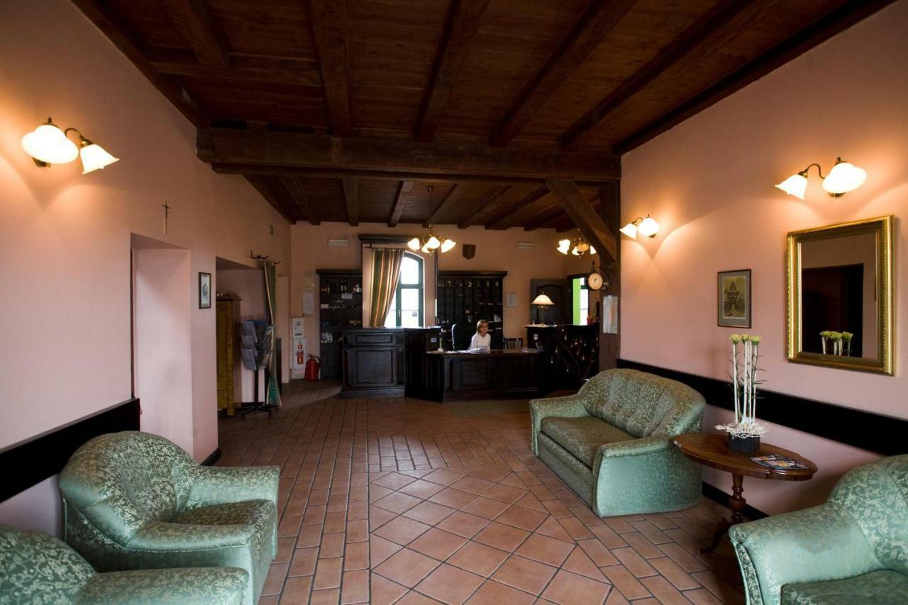 סטארגארד שצ'צ'סינסקי Hotel Maly Mlyn מראה חיצוני תמונה